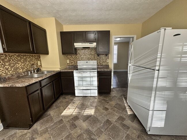 Photo - 1410 Irwin Ave