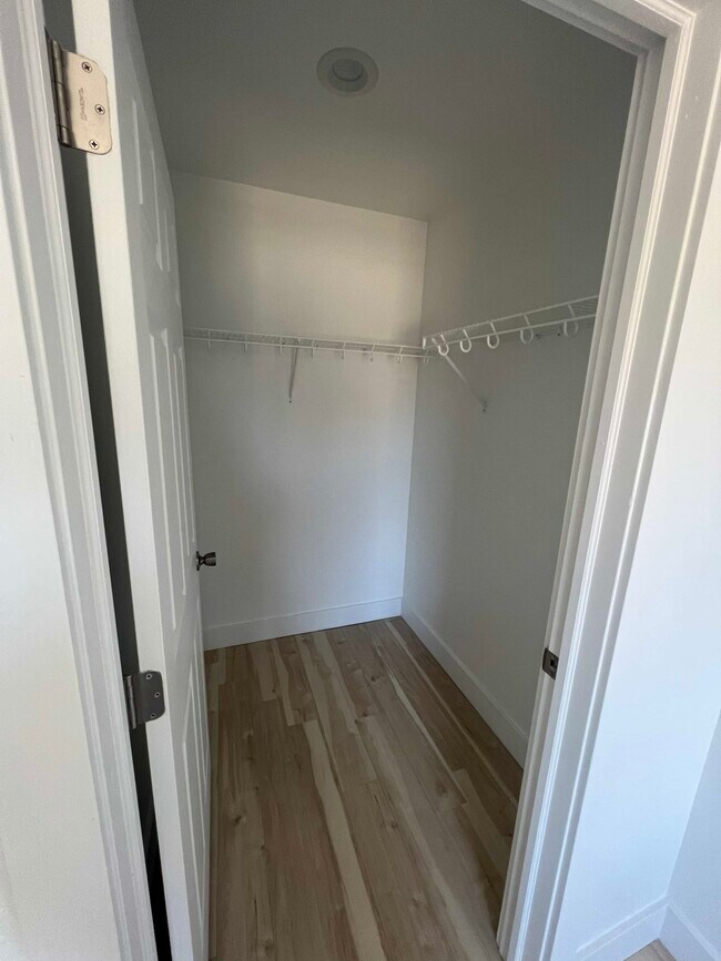 Photo - 1124 Winton Pl