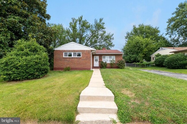Building Photo - 5922 Charnwood Rd Rental