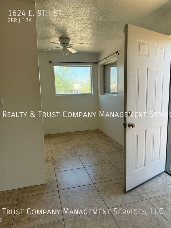 Photo - 1624 E 9th St