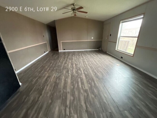 Photo - 2900 E 6th Ave