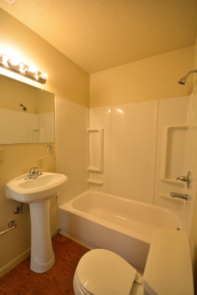Photo - Adorable 2 bedroom 1 bath house!!