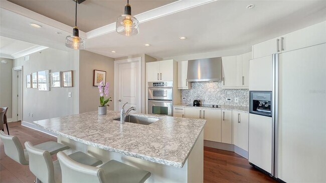 Photo - 1350 Main St Unit 1206