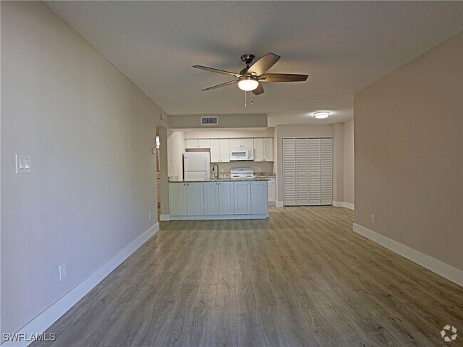 Building Photo - 5307 Summerlin Rd Unit 714 Rental