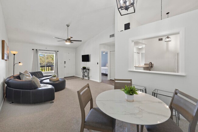 Building Photo - 6543 Chasewood Dr Unit G