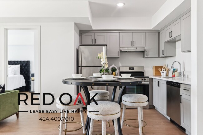 Building Photo - 14526 Kittridge St Unit 505