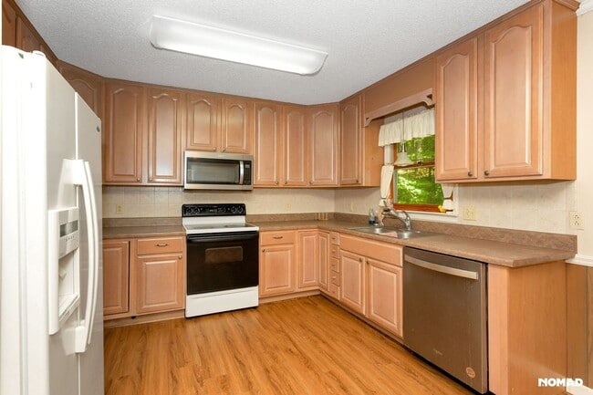 Photo - 527 Mountainside Dr