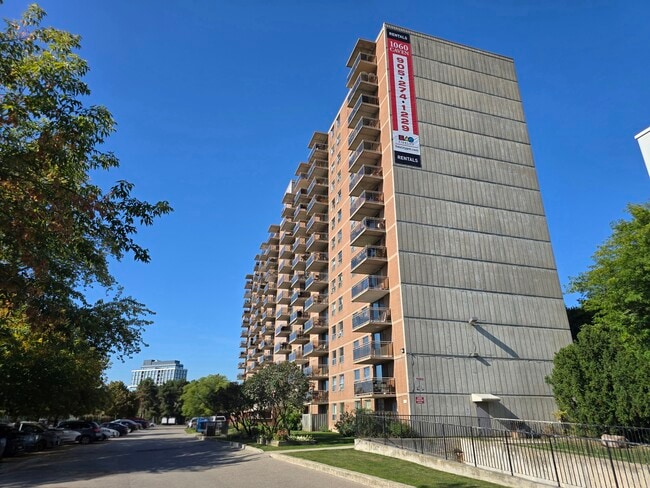 Building Photo - The Horizon Apartments