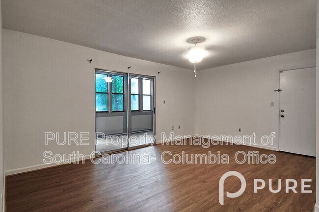 Photo - 601 Riverhill Cir