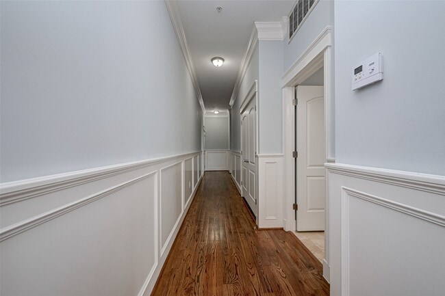 Building Photo - 2802 Morrison St Unit 410