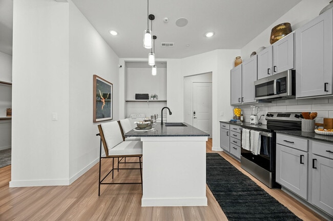 Photo - Marlowe Denton