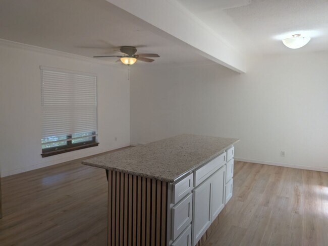 1901 S Trails Terrace