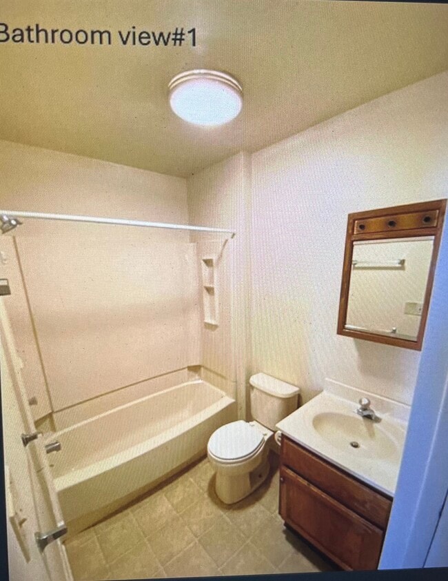 bathroom - 420 E Cumberland St Unit 3