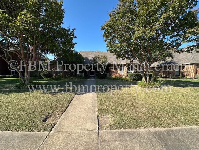 Photo - 803 Lakeway Dr