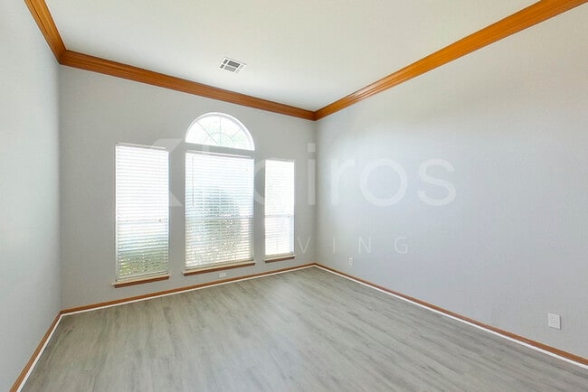 Photo - 3101 NE 130th St