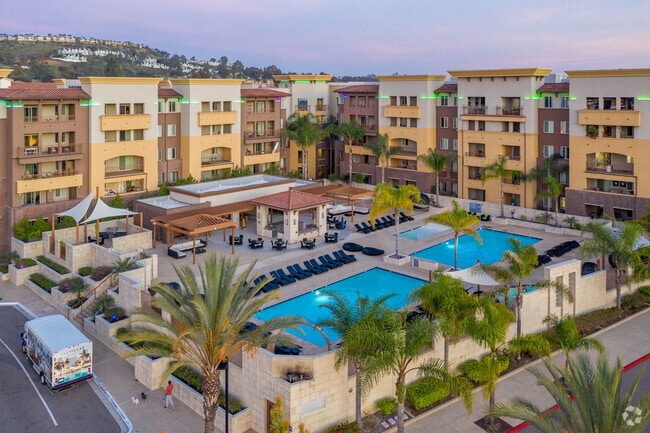 Grand Pool