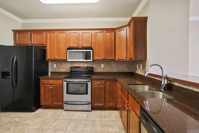 Photo - 18194 Pinehurst Dr