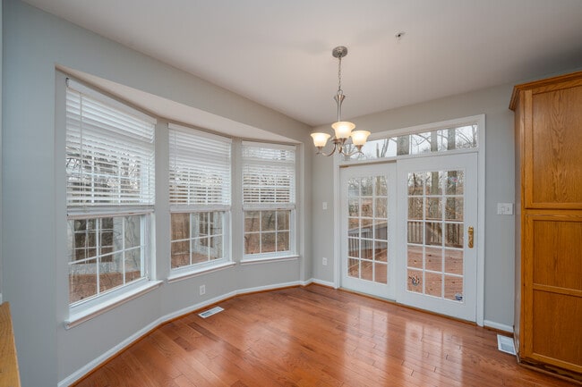 Building Photo - 20821 Shamrock Glen Cir