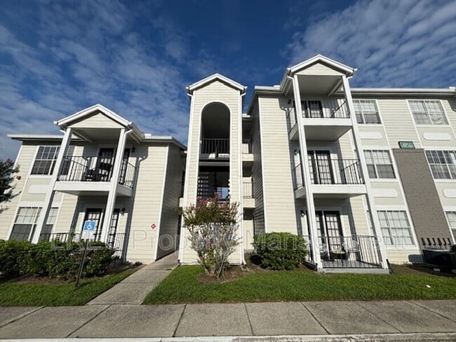 Building Photo - 2550 N Alafaya Trail Rental