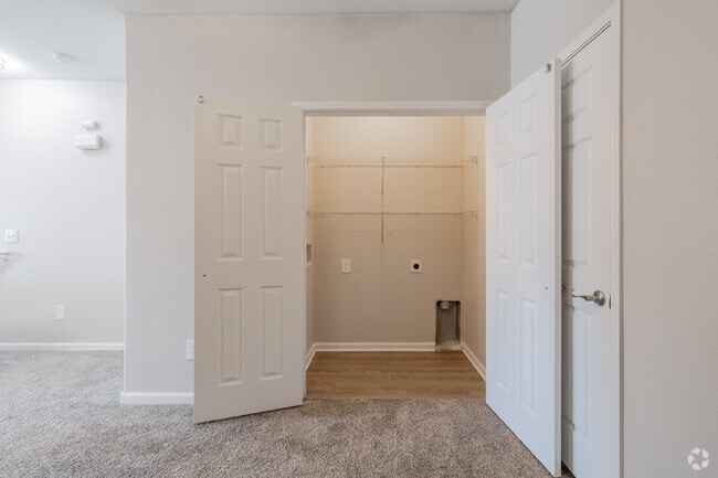 Studio - 680SF - In-Unit Laundry Hookups