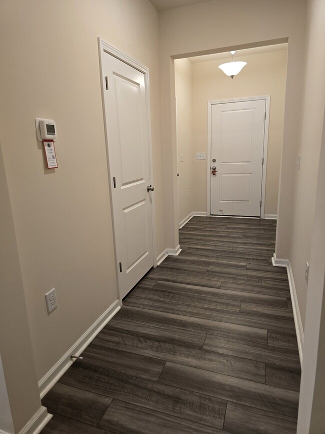 Photo - 883 Falls Grove Trl