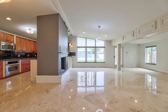 Photo - 3322 NE 18th St