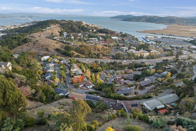 Photo - 325 Vía La Cumbre