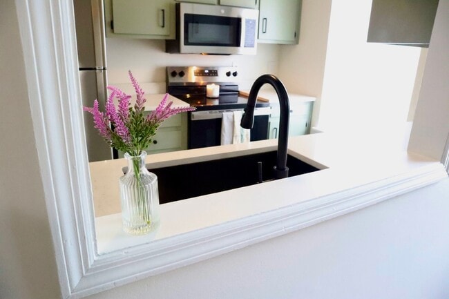 Building Photo - 108 Cedar Grove Dr Unit B