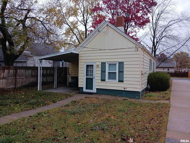 Photo - 1914 W Richwoods Blvd