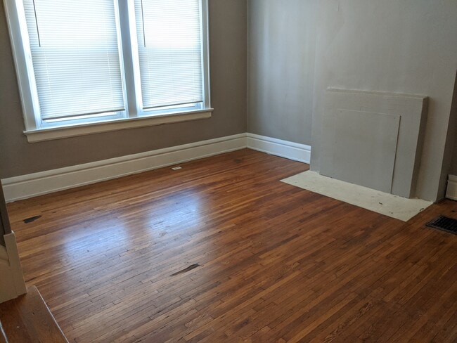 Photo - 27 W Blake Ave