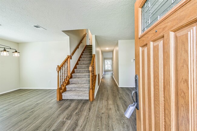 Photo - 22630 Round Valley Dr