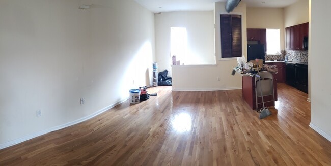 Livingroom, open floor concept - 3509 W Clearfield St Unit 2nd floor