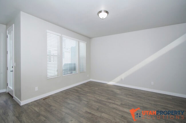 Photo - 5154 Laureston Way