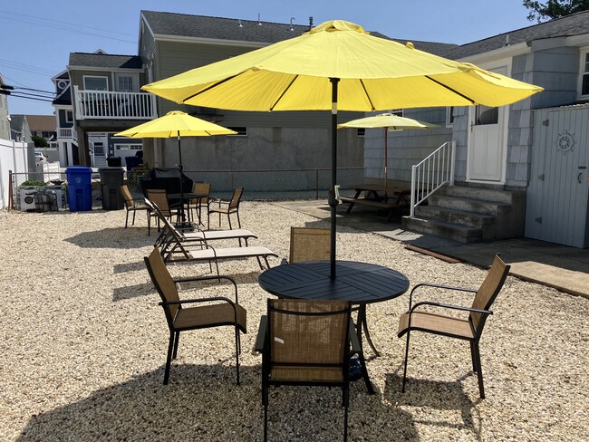 Building Photo - 1922 Baltimore Ave