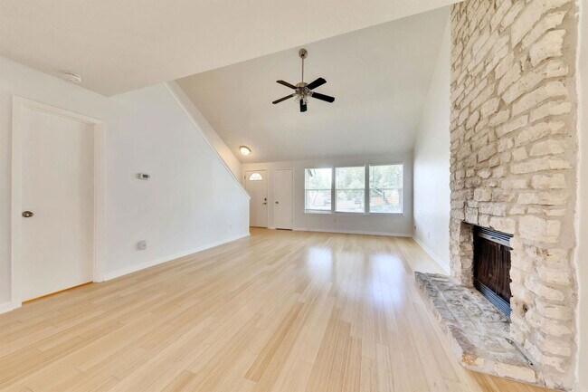 Photo - 9731 Meadowheath Dr