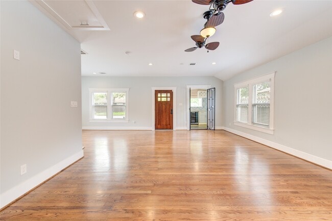 Photo - 1418 Studewood St
