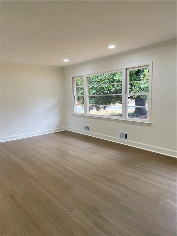 Photo - 475 Maxwell Rd