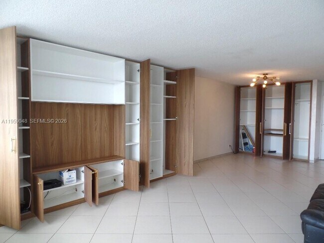 Photo - 6770 Indian Creek Dr Unit 8F