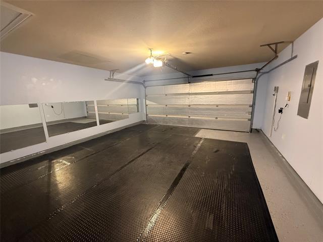 Photo - 15616 Leadenhall St