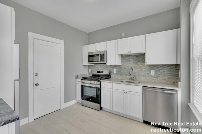 Photo - 142 Sutherland Rd Unit 2