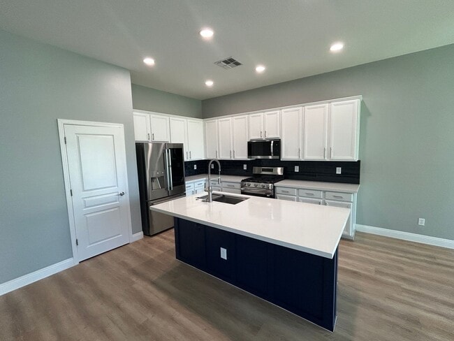 Photo - 17307 W Young St