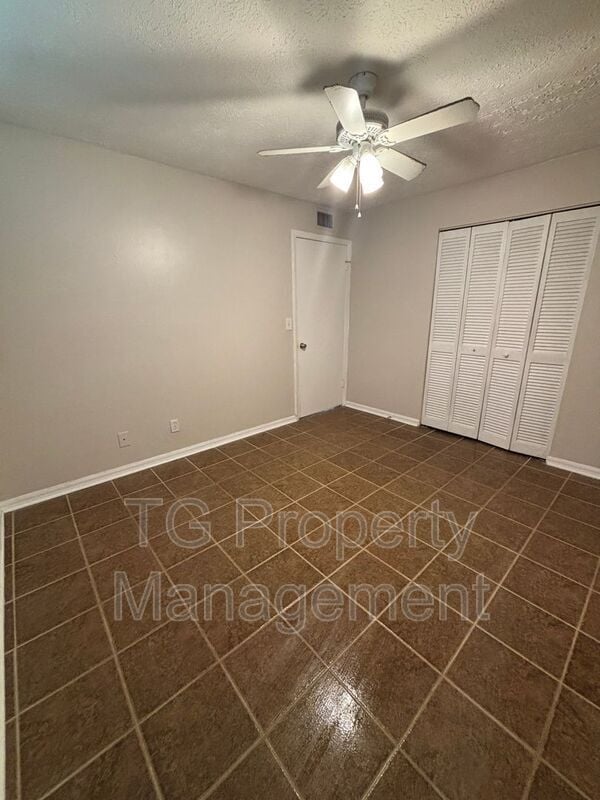 Photo - 325 5th Ave S