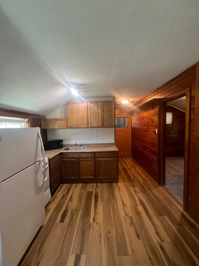 Photo - 3780 Stewart Way