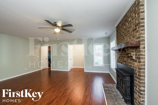 Photo - 908 Foxborough Rd