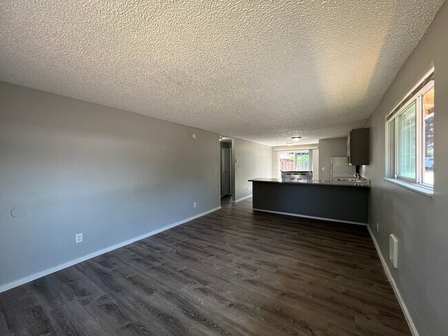 Photo - Country Rambler