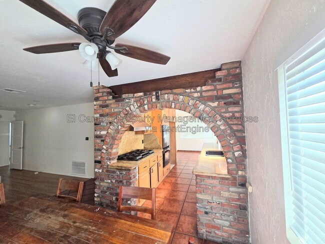 4137 Layman Ave