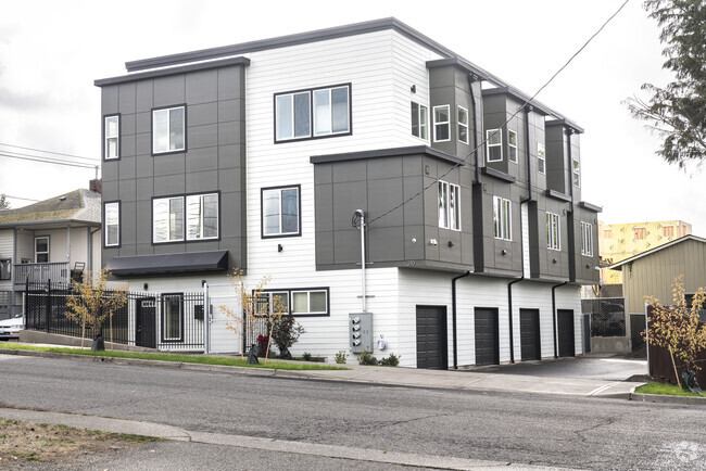 The Two-Ten Townhomes - The Two-Ten Townhomes