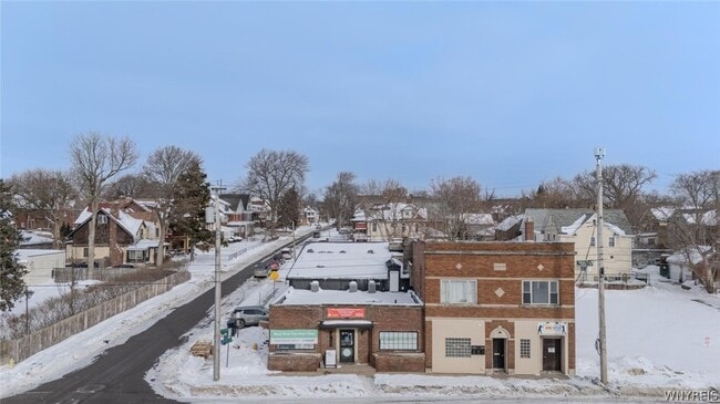 Photo - 1204 Niagara St