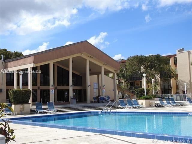 Building Photo - 14321 N Kendall Dr Unit 210F