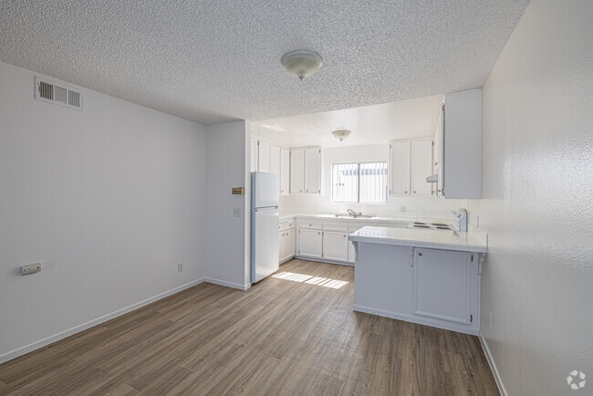 2BR, 1BA - 850SF - Dining Room